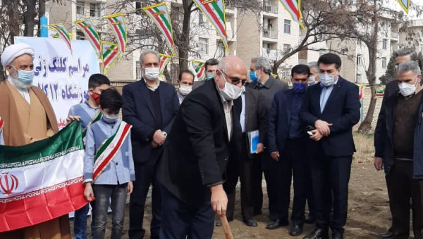 ساخت مدرسه ، کاری عام المنفعه به نام پدر