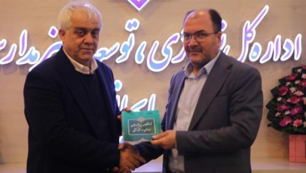 حاج خلیل حبیبی احداث دومین مدرسه را در شهرستان سلماس تعهد کرد
