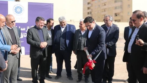 آیین کلنگ زنی مدرسه مهارتی اتاق بازرگانی در یزد