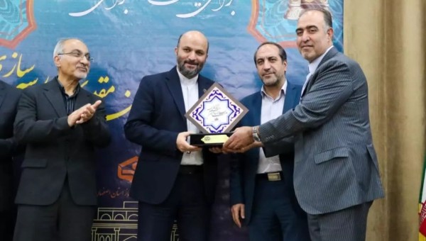 مراسم تجلیل از 50 خیر مدرسه ساز اصفهانی برگزار شد