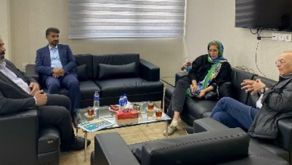 دیدار مدیر کل نوسازی مدارس خوزستان با خیر نیک اندیش مهندس هادوی