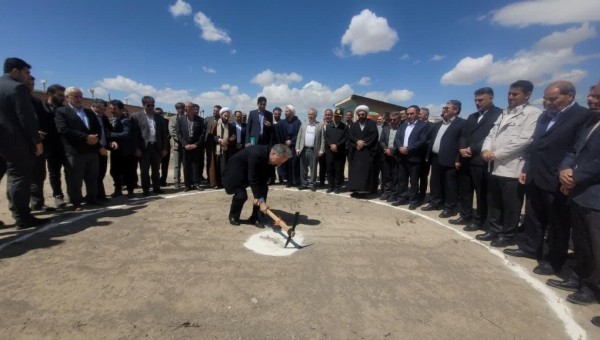آغاز عملیات ساخت مدرسه ۶ کلاسه خیر ساز در روستای آخی جهان شهرستان آذرشه