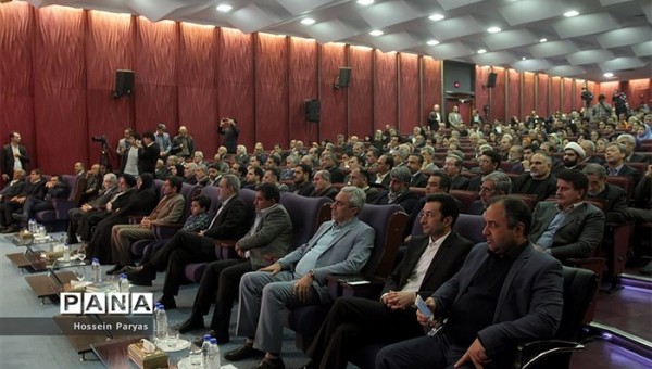 همایش تجلیل از خیرین مدرسهساز در زلزله کرمانشاه