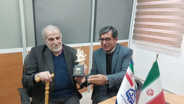 برگزاری جلسه اعضای هیئت مدیره خیرین مدرسه ساز استان همدان / تقدیر از خیر مدرسه ساز دکتر اکبری طائمه