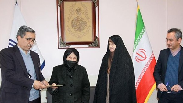 امضا تفاهم نامه تکمیل یک مدرسه ۶ کلاسه خیر ساز در فریدون شهر