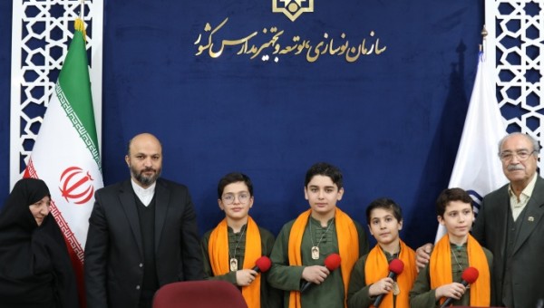 زن یک انسان مجاهد غیور خستگی ناپذیر است / نبض اصلی تعلیم و تربیت کودکان، در همه عرصه ها به دستان مادران است