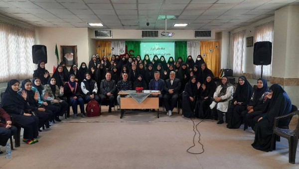 معرفی سفیران دانش آموز خیر تهرانی در کنگره سراسری سال آینده