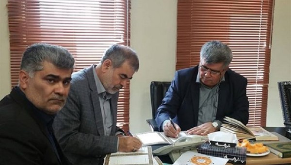 امضا تفاهم نامه یک مدرسه ۱۲ کلاسه در شیر اباد زاهدان به همت بنیاد علمی آموزشی قلم چی