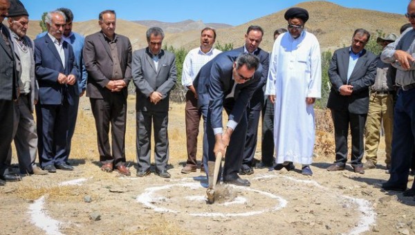 مدرسه یک کلاسه روستای مزرعه مزارع اهر کلنگ زنی شد