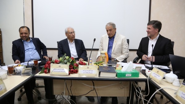 جلسه هیات مدیره مجمع خیرین مدرسه ساز شهرتهران با حضور روسای جامعه خیرین و سازمان نوسازی مدارس کشور برگزار شد